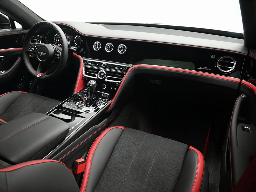 Used 2025 Bentley Flying Spur Plug-In Hybrid AWD/4WD image 18