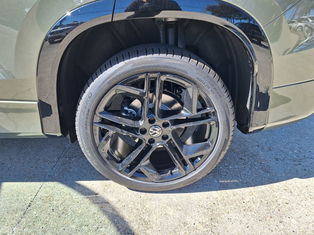 New 2026 Volkswagen Tiguan SE R-Line image 16