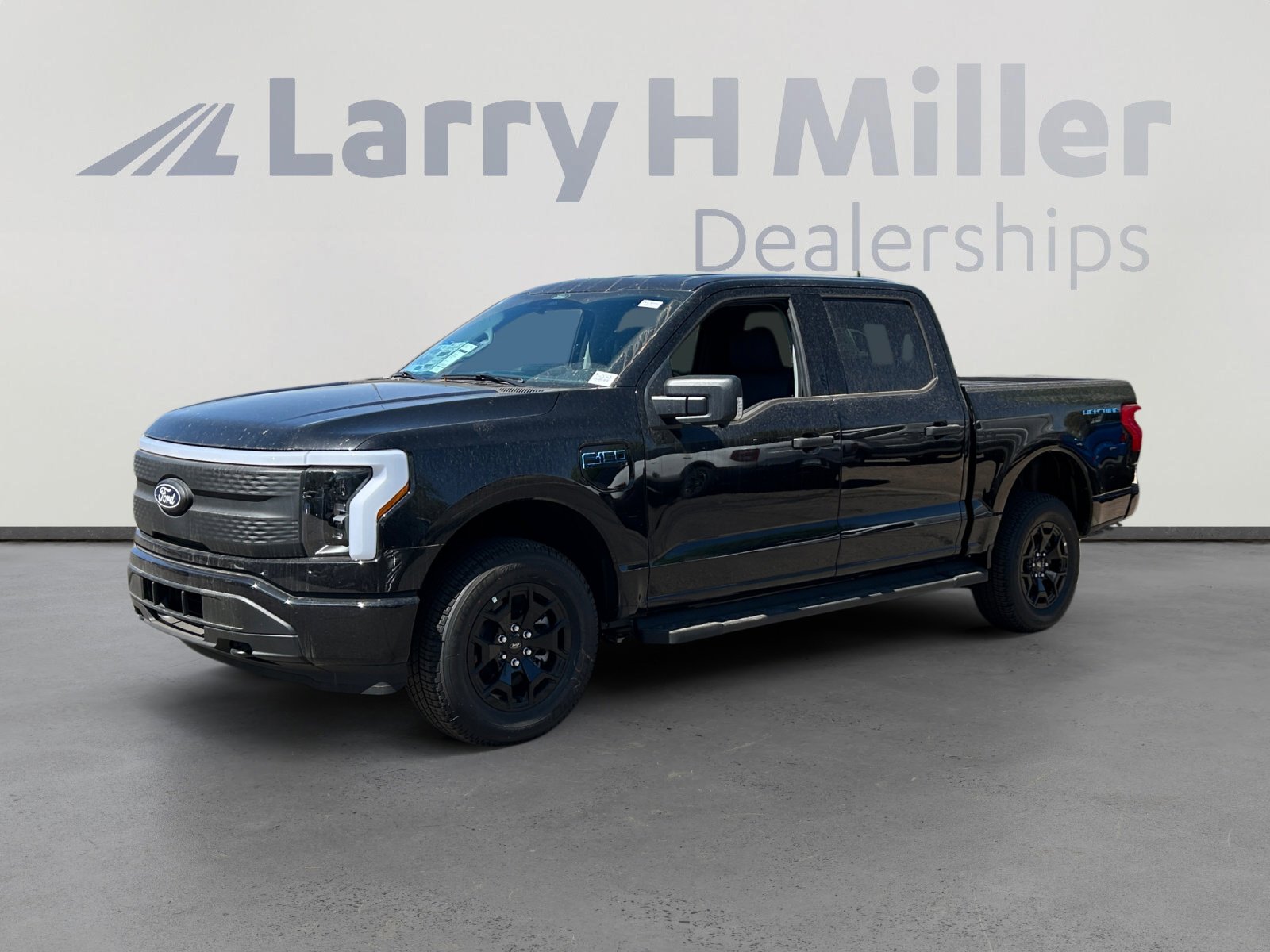 New 2025 Ford F150 Lightning XLT AWD/4WD video 1