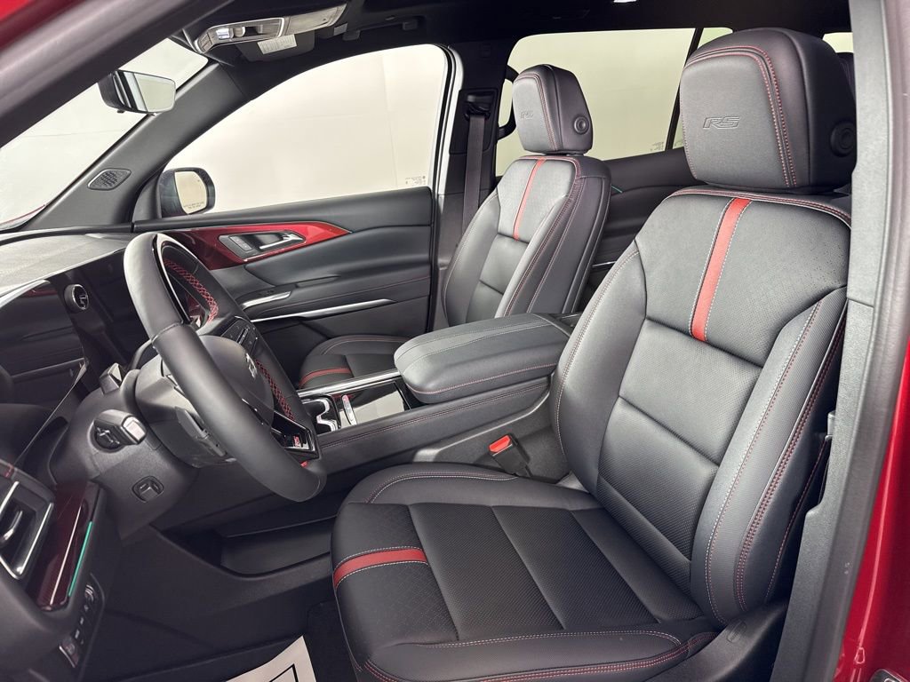 New 2026 Chevrolet Traverse RS w/ LPO, Floor Liner Package AWD/4WD image 18