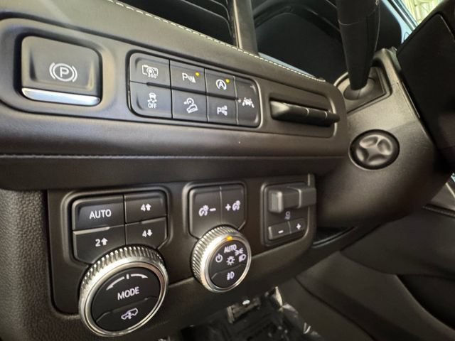 Used 2024 GMC Yukon XL Denali Ultimate AWD/4WD image 6