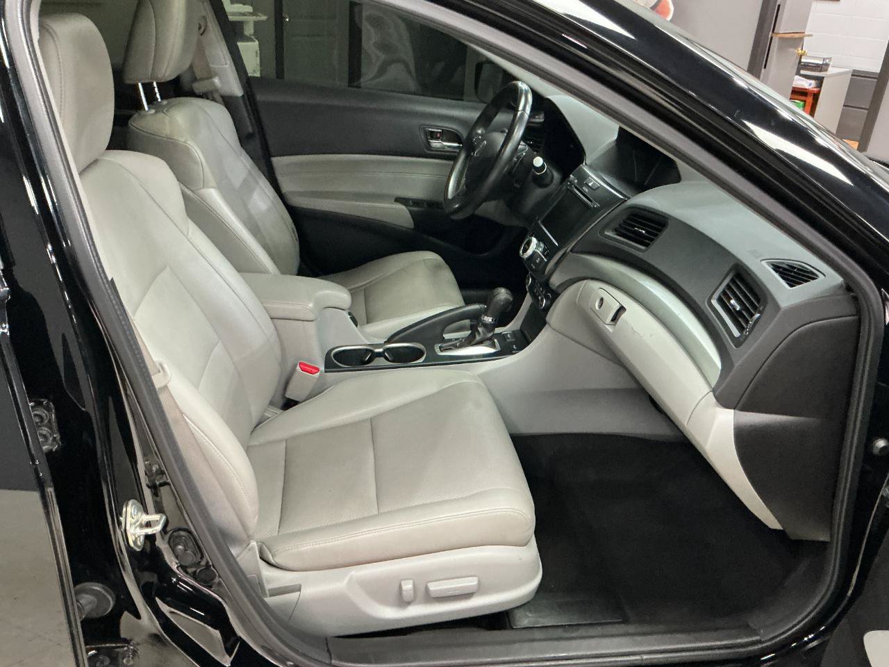 Used 2016 Acura ILX FWD image 27