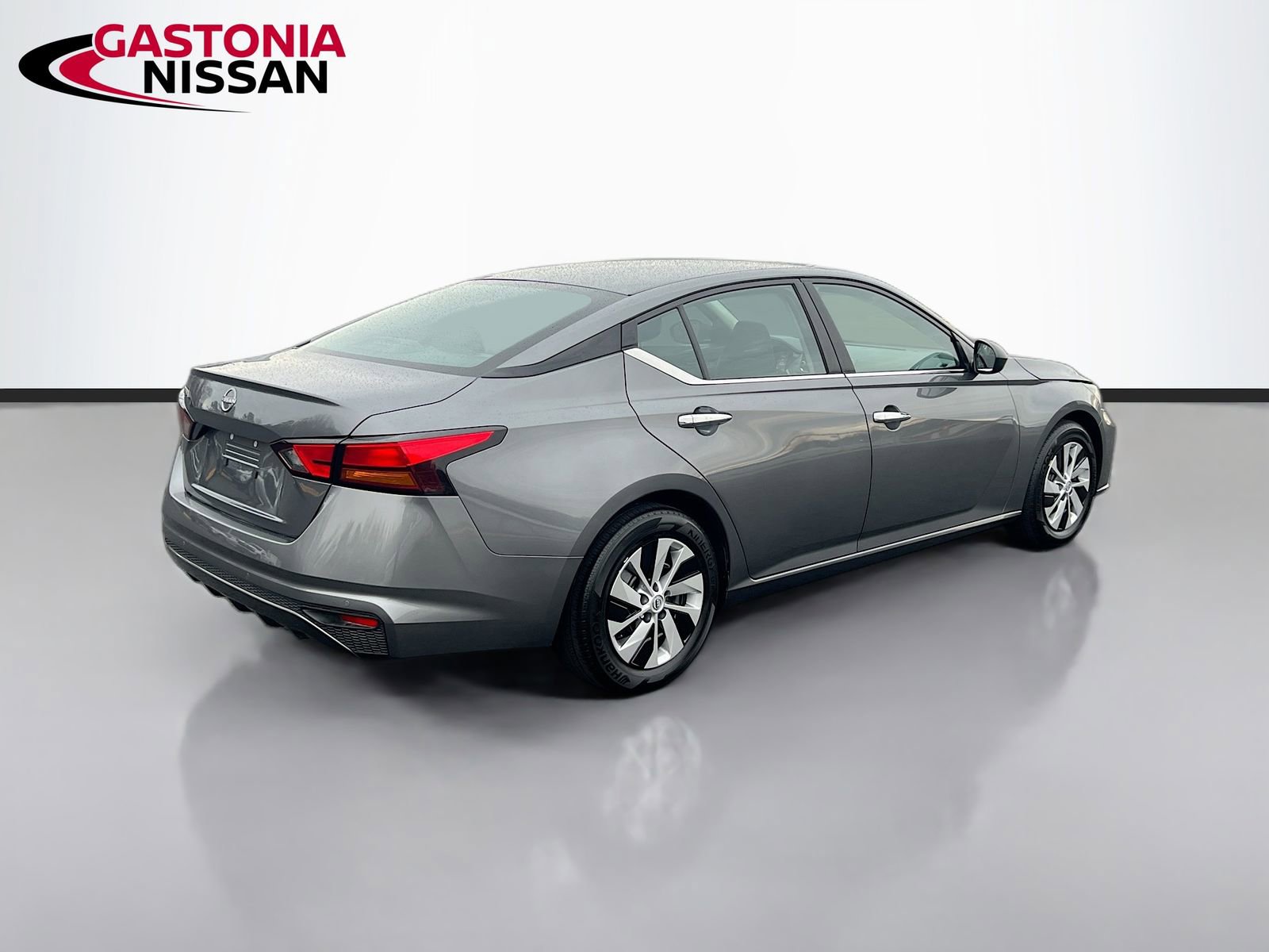 Used 2024 Nissan Altima 2.5 S image 9