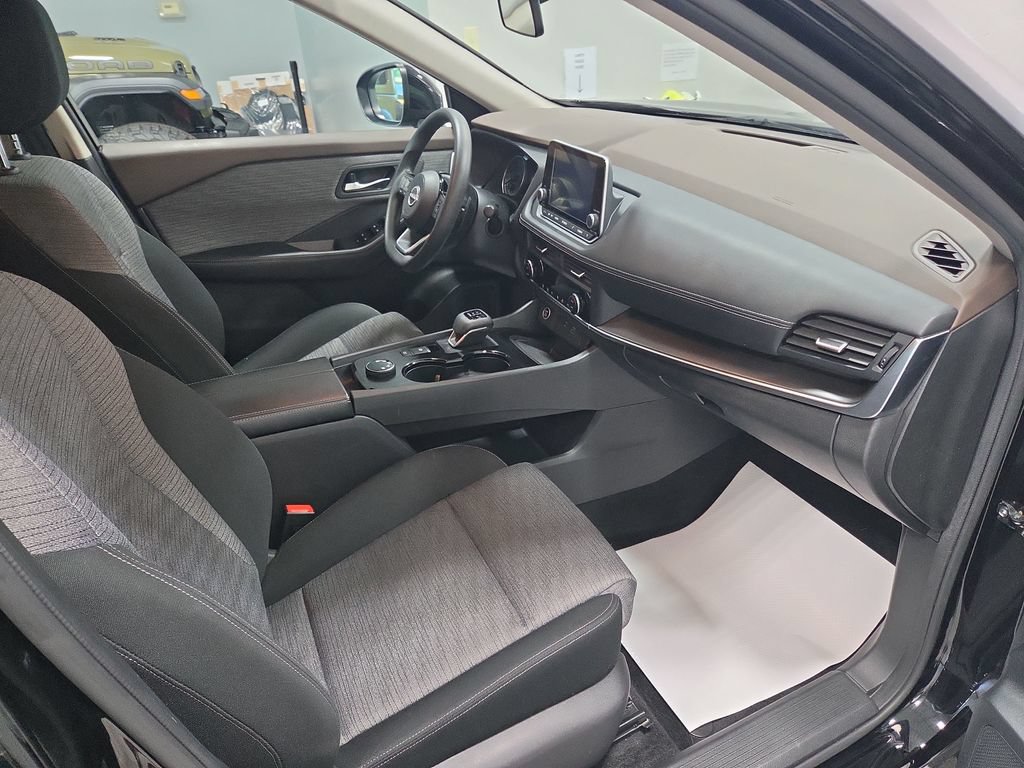 Used 2023 Nissan Rogue SV AWD/4WD image 20