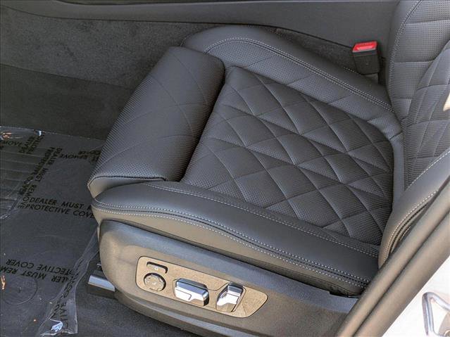 Used 2026 BMW X7 xDrive40i w/ M Sport Package image 4