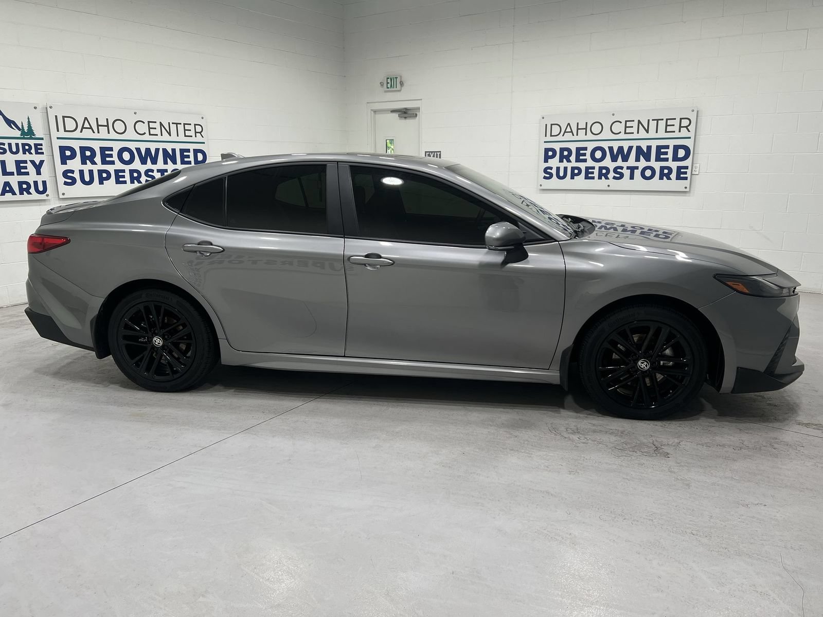 Used 2025 Toyota Camry SE w/ Multimedia Upgrade Package AWD/4WD image 9