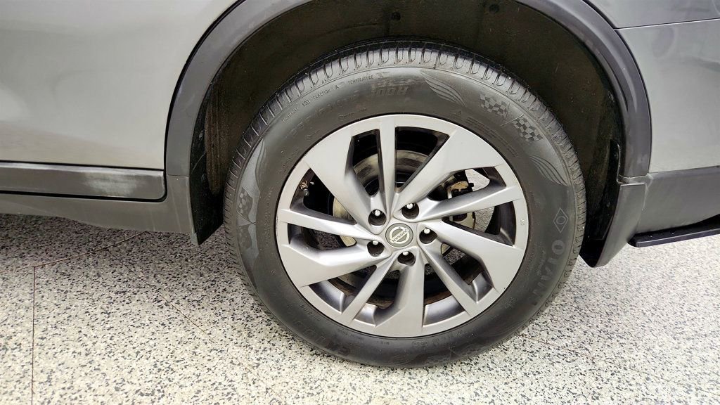 Used 2016 Nissan Rogue SL image 9