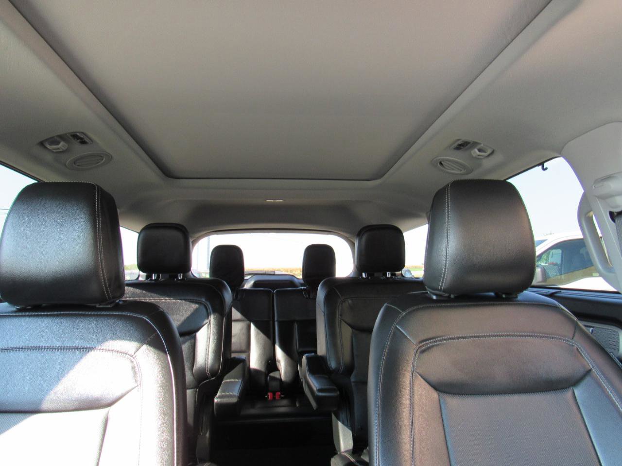 Used 2022 Ford Explorer Limited w/ Equipment Group 301A image 31