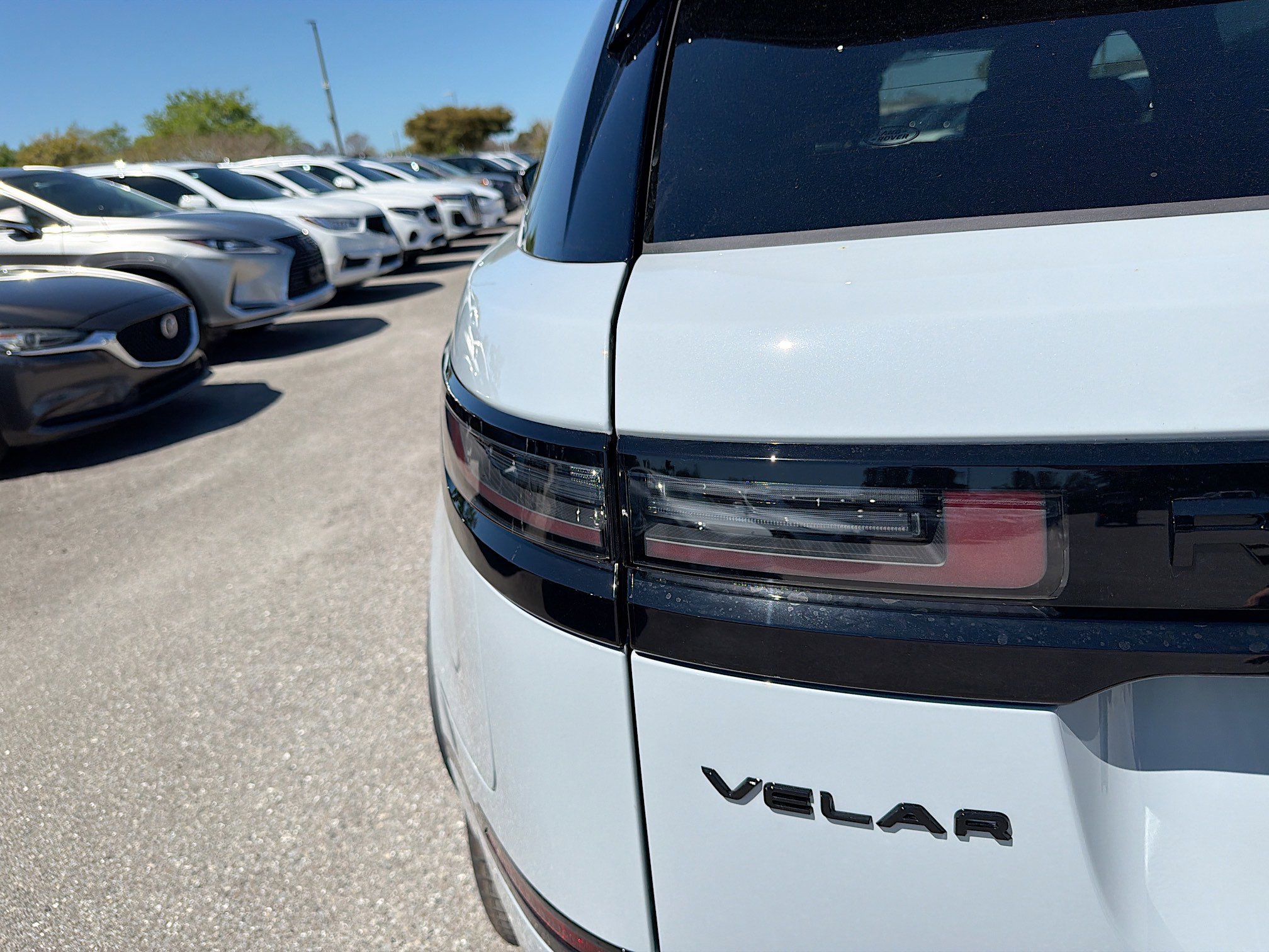 New 2026 Land Rover Range Rover Velar Dynamic SE image 10