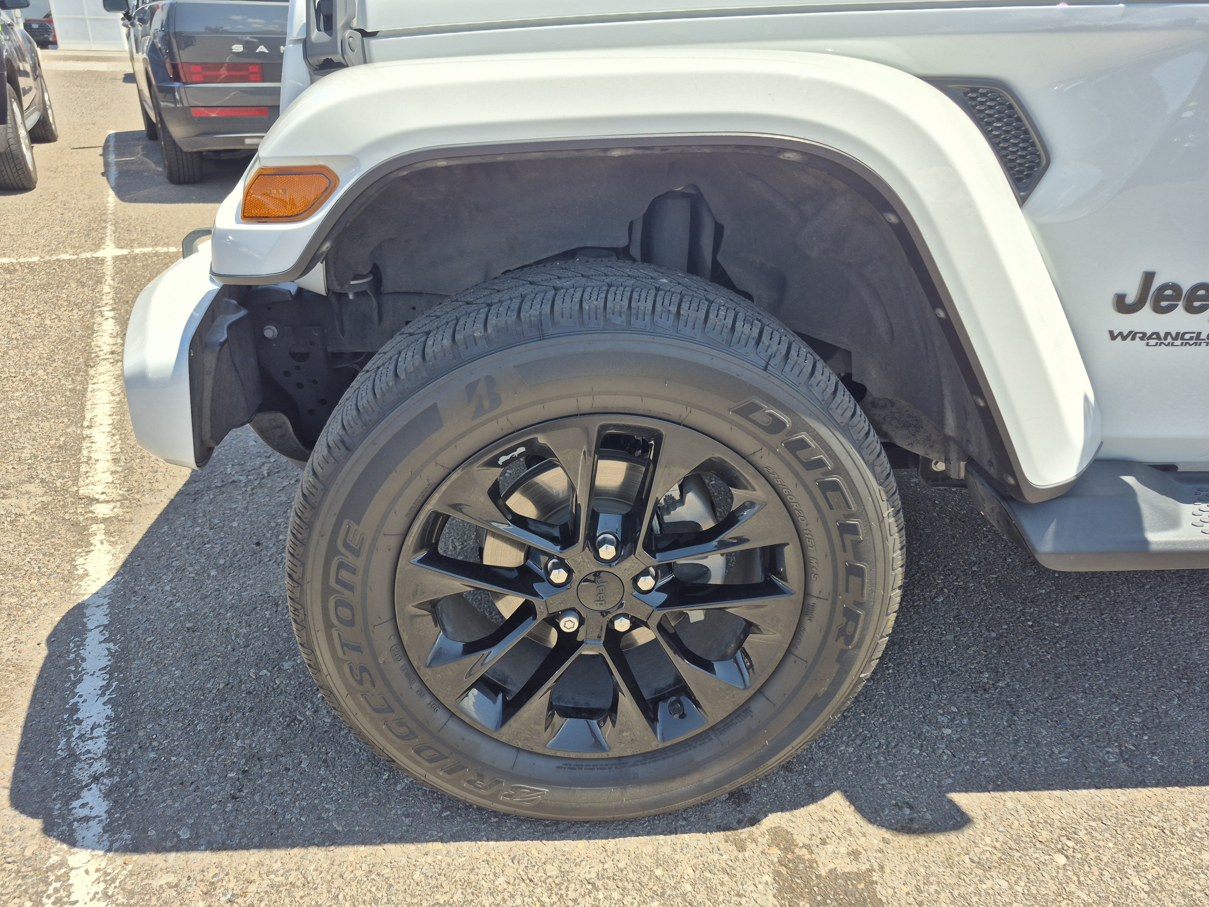 Used 2021 Jeep Wrangler Unlimited Sahara AWD/4WD image 23