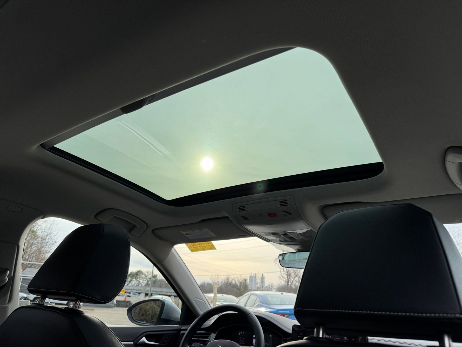 Used 2025 Volkswagen Jetta SE image 24