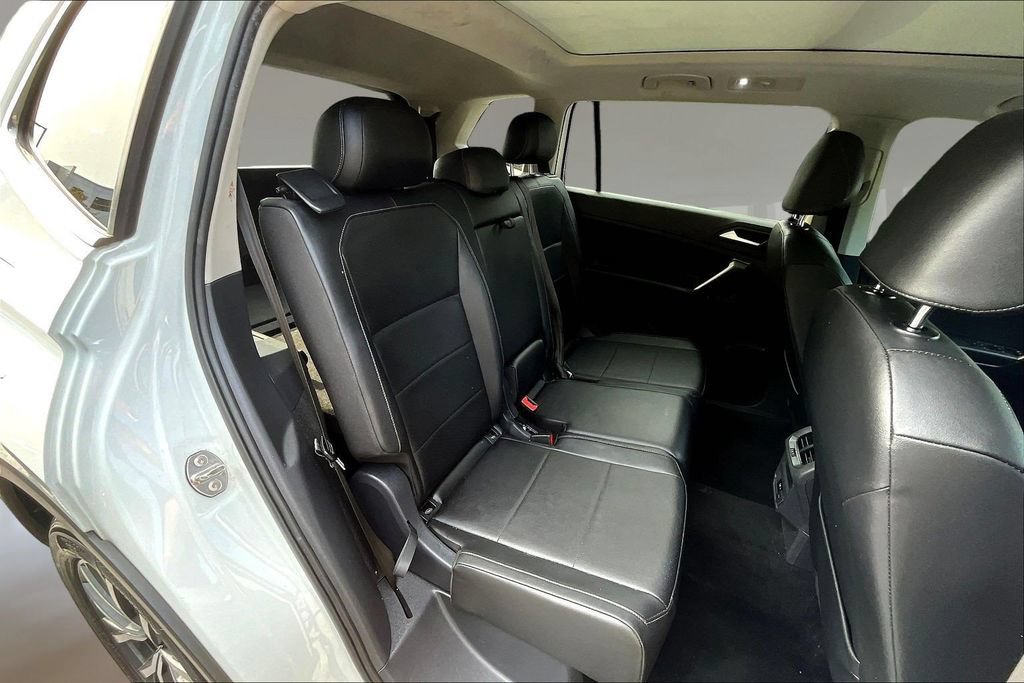 Used 2019 Volkswagen Tiguan SE w/ Panoramic Sunroof Package FWD image 22