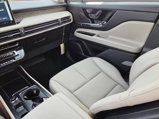 New 2026 Lincoln Corsair Grand Touring w/ Rear Removable Package Tray AWD/4WD image 24