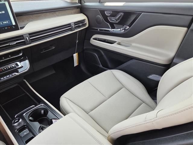 New 2026 Lincoln Corsair Grand Touring w/ Rear Removable Package Tray AWD/4WD image 24