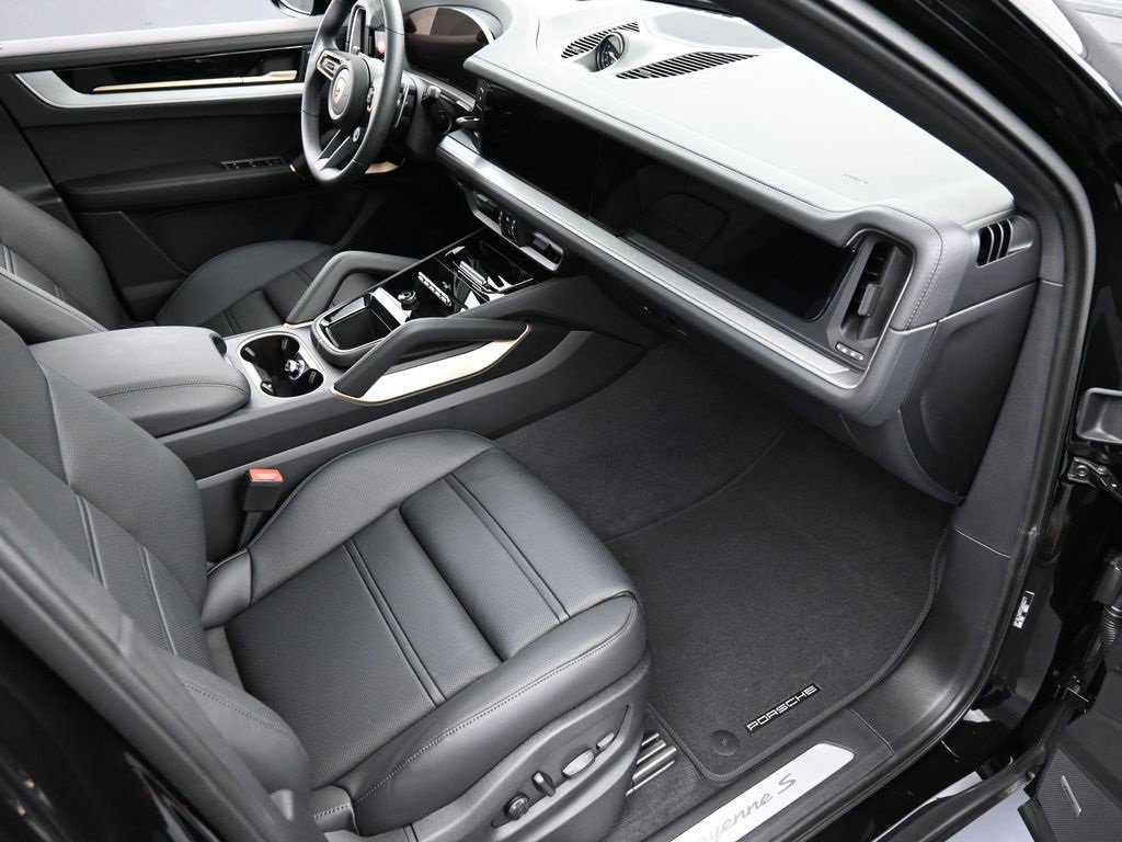 New 2026 Porsche Cayenne S image 33