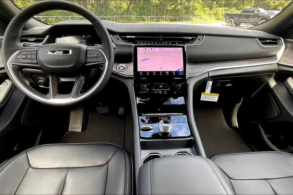 New 2025 Jeep Grand Cherokee Limited w/ Trailer Tow Package image 5