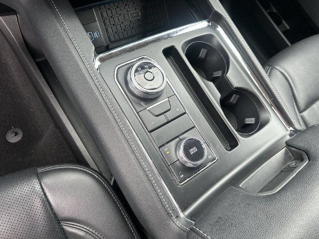 Used 2024 Ford Expedition XLT AWD/4WD image 29