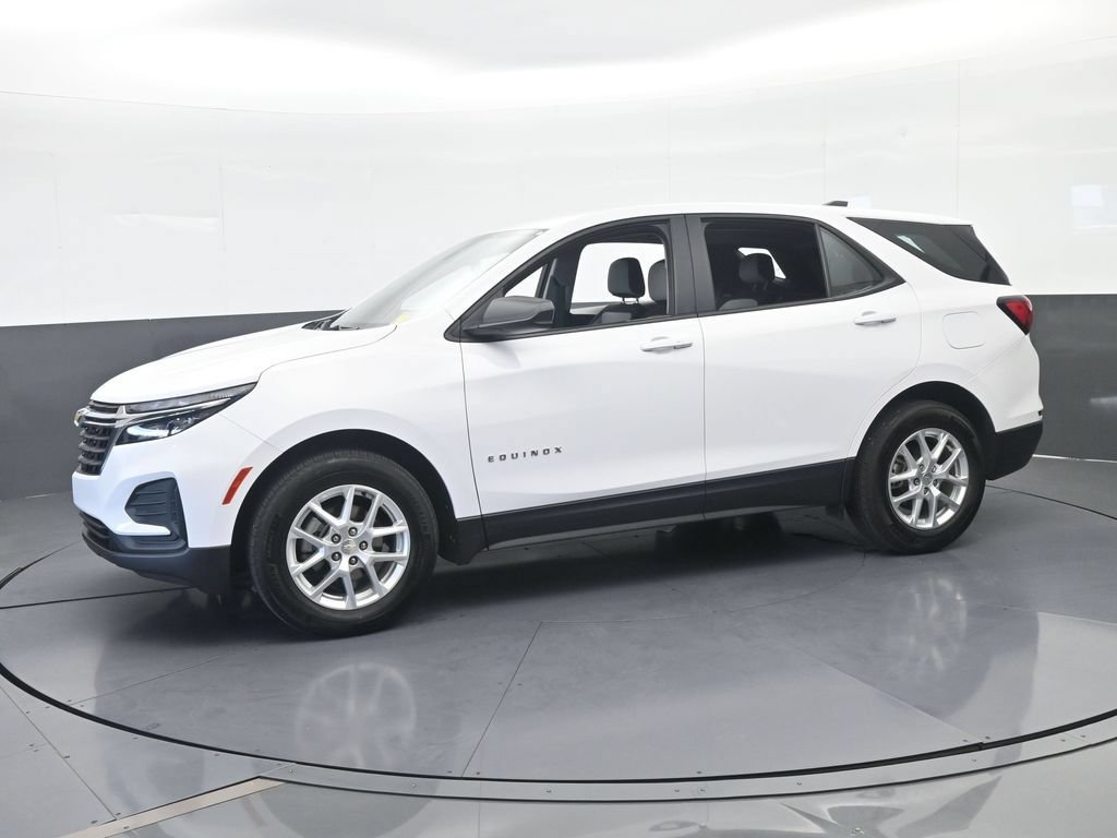 Used 2024 Chevrolet Equinox LS w/ Driver Confidence II Package FWD image 2