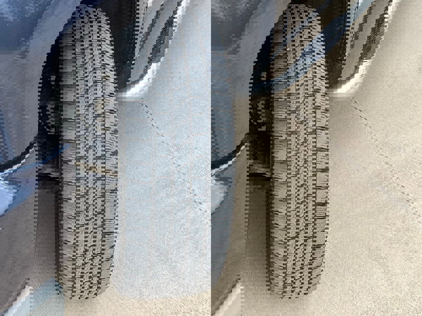 Used 2018 Chevrolet Silverado 1500 LTZ Z71 w/ Centennial Edition AWD/4WD image 9