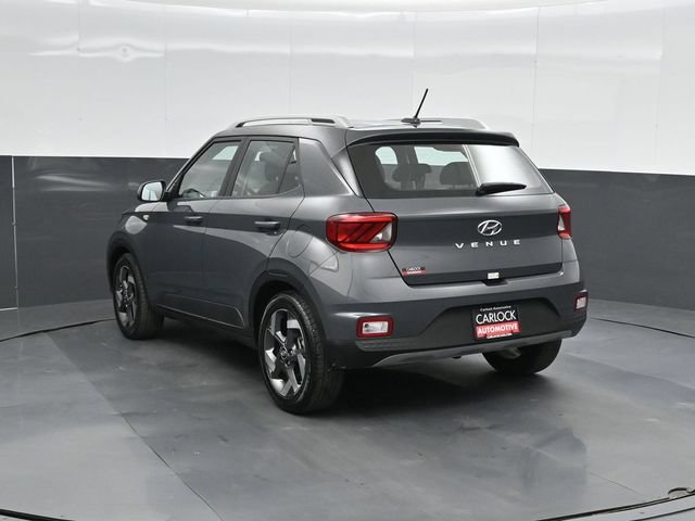 Used 2024 Hyundai Venue SEL FWD image 11