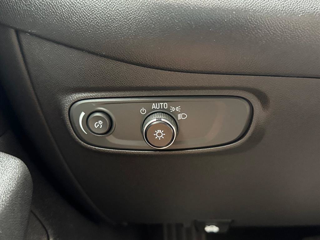 Used 2022 Chevrolet Equinox LS AWD/4WD image 22
