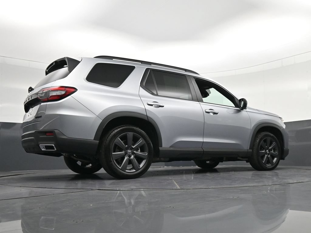 Used 2025 Honda Pilot Sport image 27