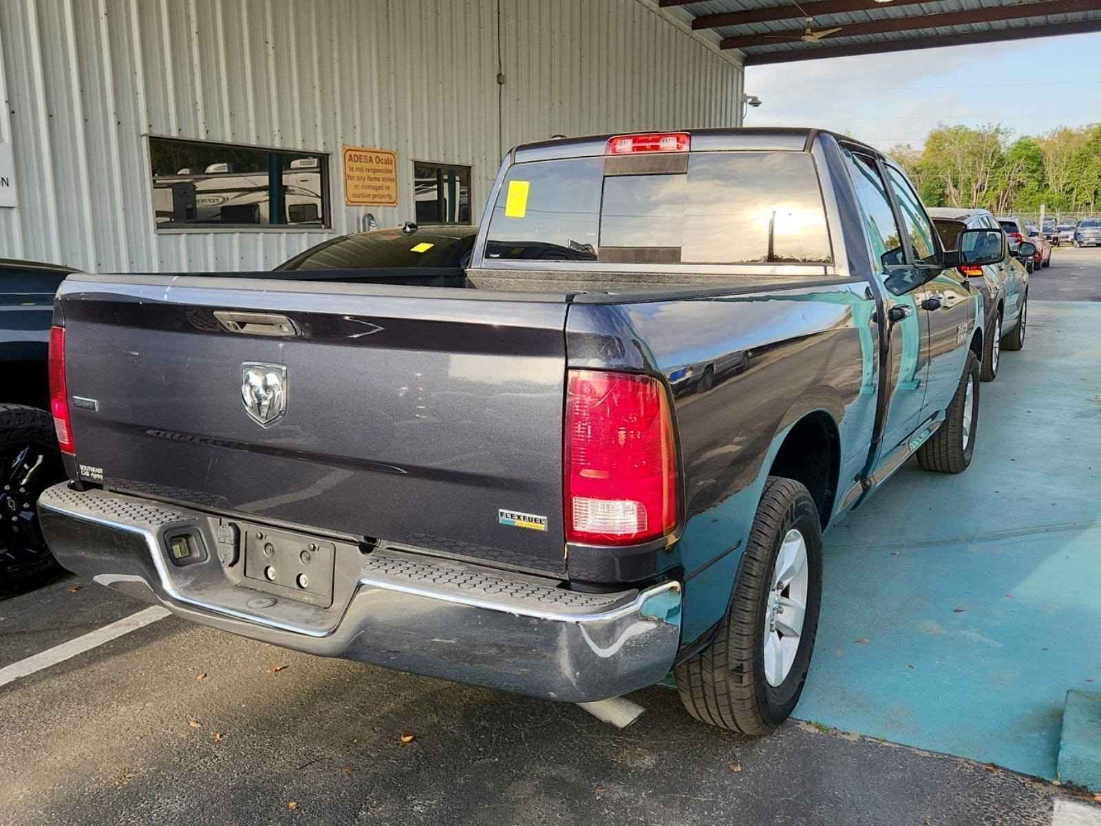 Used 2018 RAM 1500 Classic SLT image 6