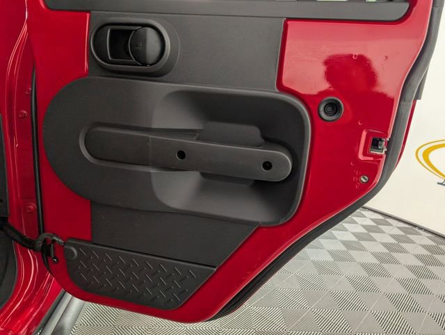 Used 2010 Jeep Wrangler Unlimited Rubicon w/ Dual Top Group image 21