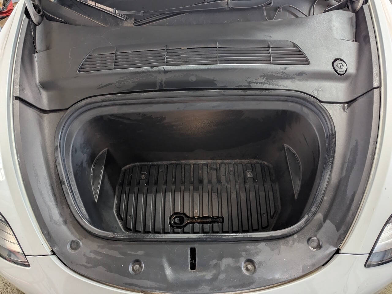 Used 2021 Tesla Model Y Long Range AWD/4WD image 23