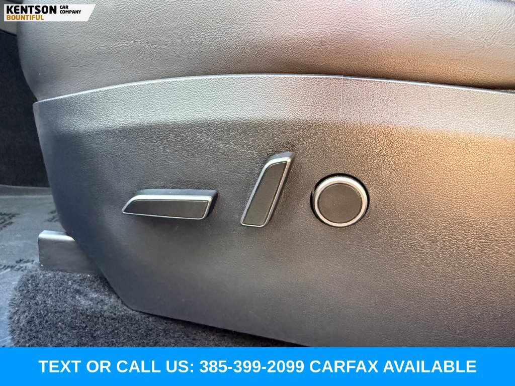 Used 2023 Tesla Model Y Performance AWD/4WD image 28