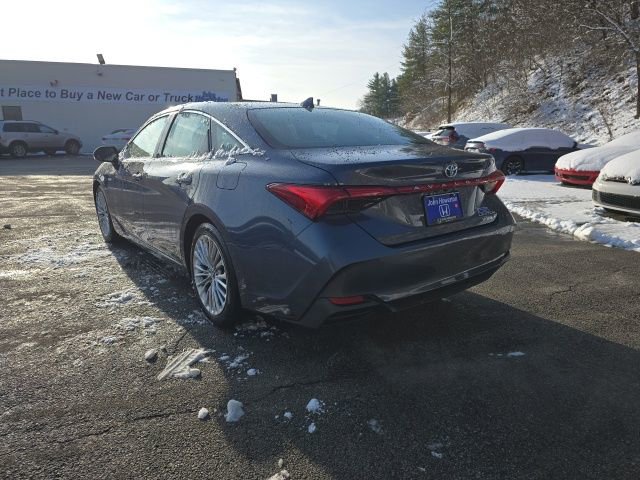 Used 2019 Toyota Avalon Limited image 3