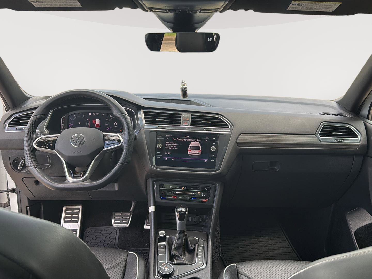 Used 2024 Volkswagen Tiguan SEL R-Line w/ MDO Package, Two-Row image 26