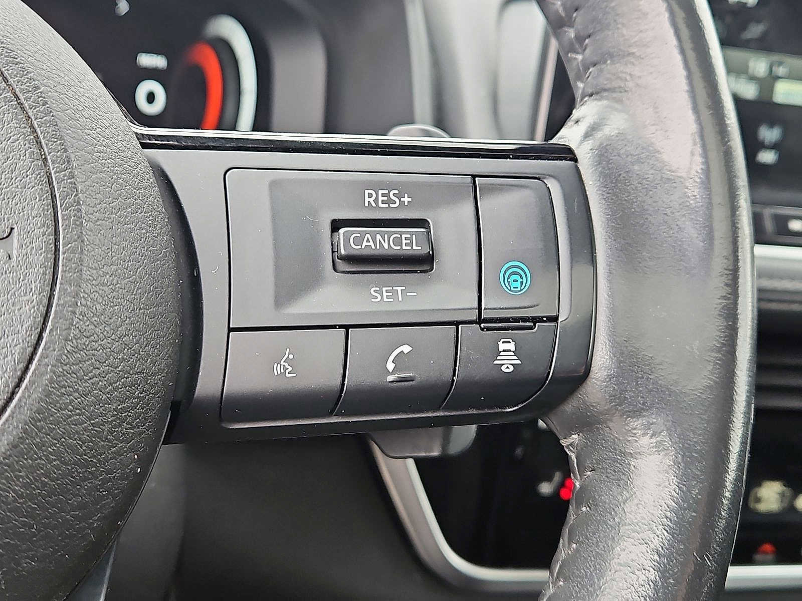 Used 2022 Nissan Rogue Platinum w/ Head-Up Display Package image 18