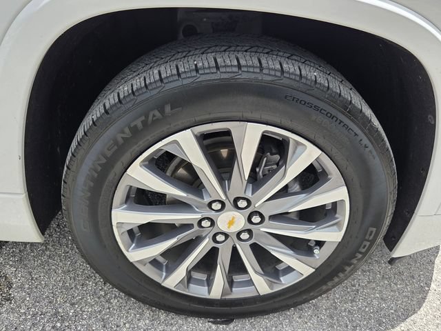 Used 2023 Chevrolet Traverse Premier FWD image 9