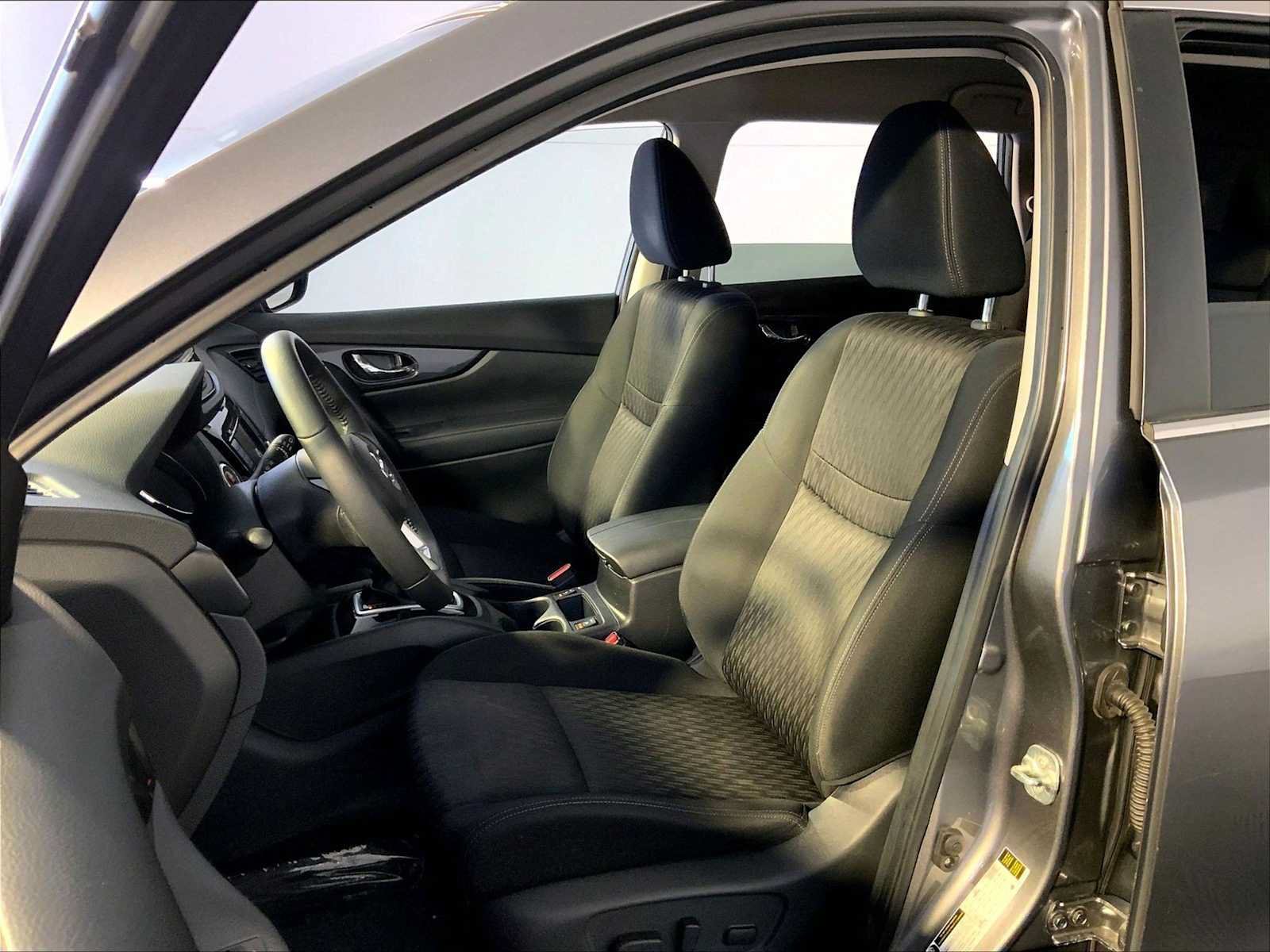 Used 2019 Nissan Rogue SV AWD/4WD image 5