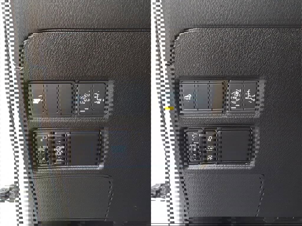 Used 2017 Nissan Armada Platinum w/ Captain Seat Package image 20