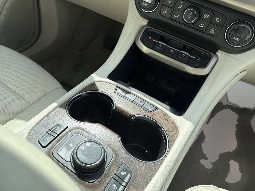 Used 2021 GMC Acadia Denali w/ Denali Technology Package FWD image 21