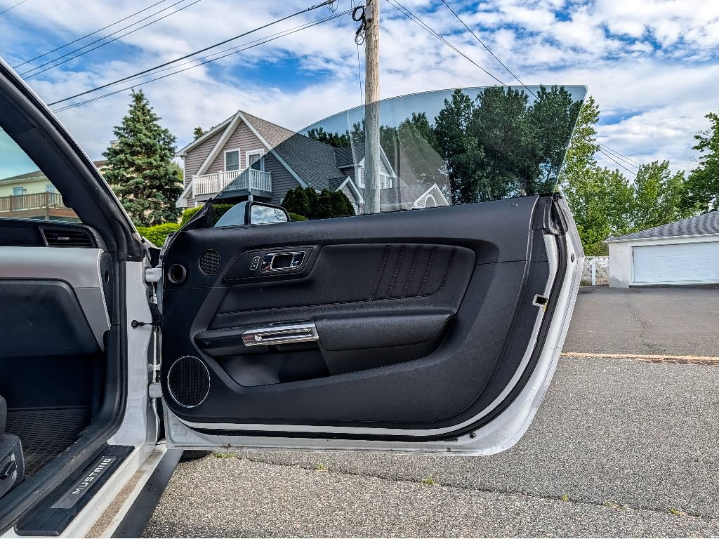 Used 2015 Ford Mustang GT Premium RWD image 11