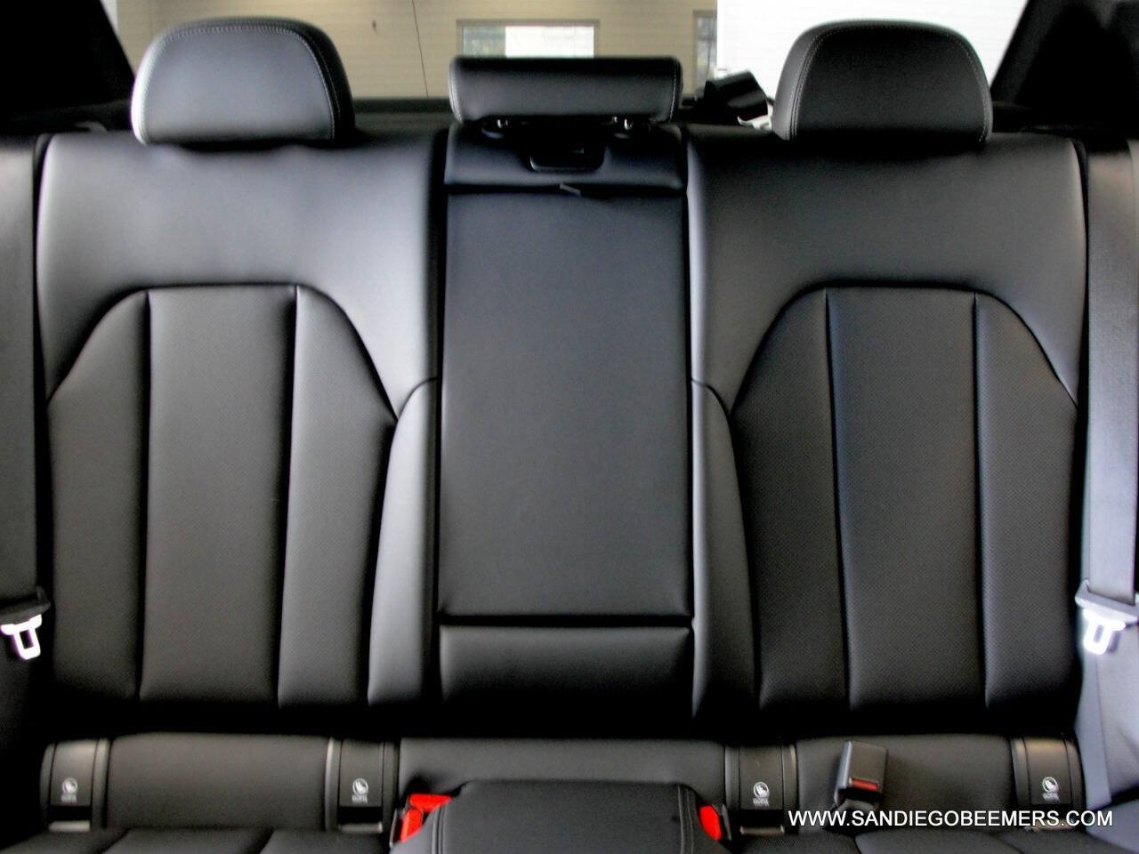 Used 2023 BMW 330i Sedan w/ M Sport Package RWD image 38