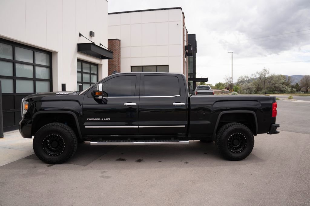 Used 2017 GMC Sierra 3500 Denali AWD/4WD image 4