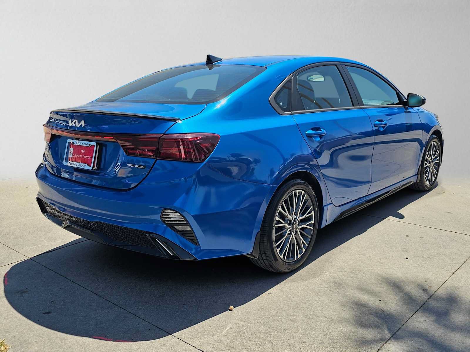 Used 2023 Kia Forte GT-Line FWD image 3