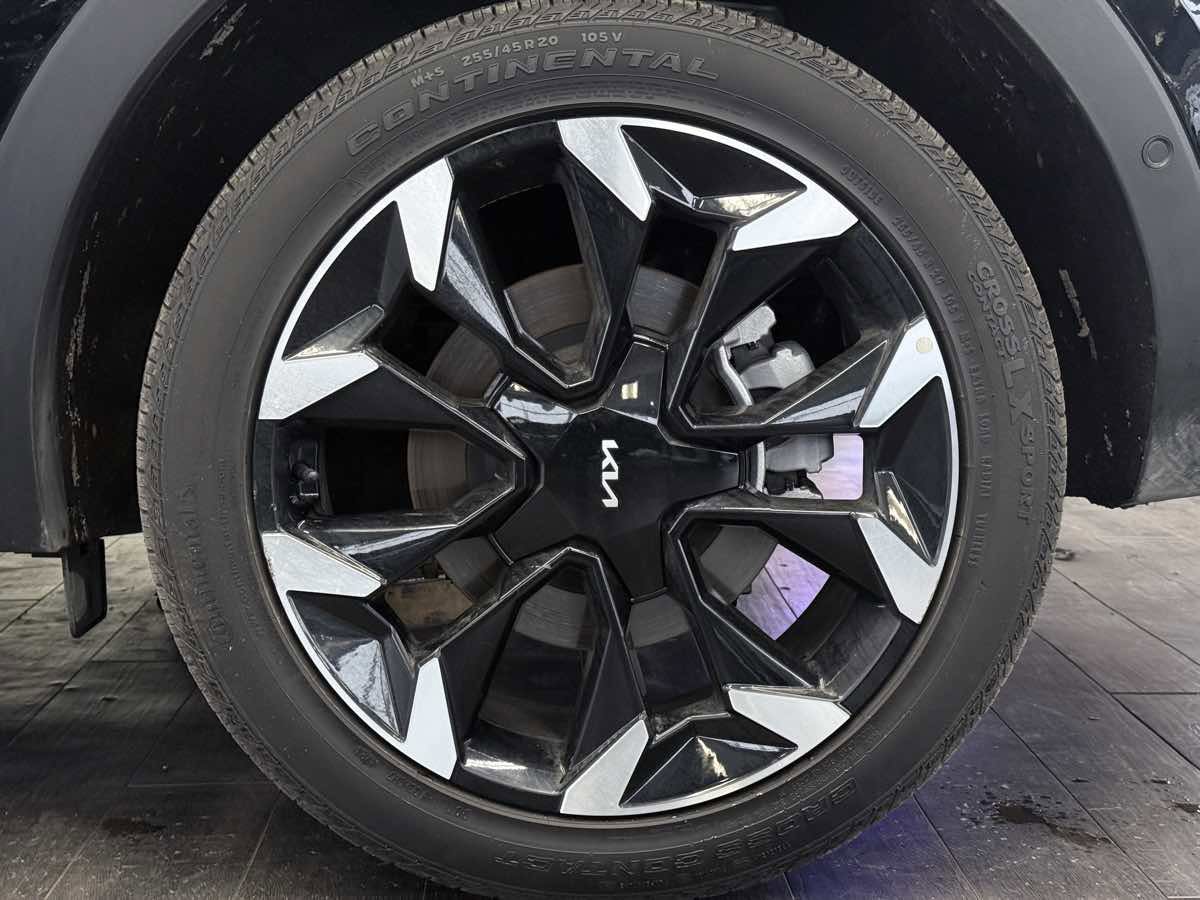 Used 2025 Kia Sorento SX image 40