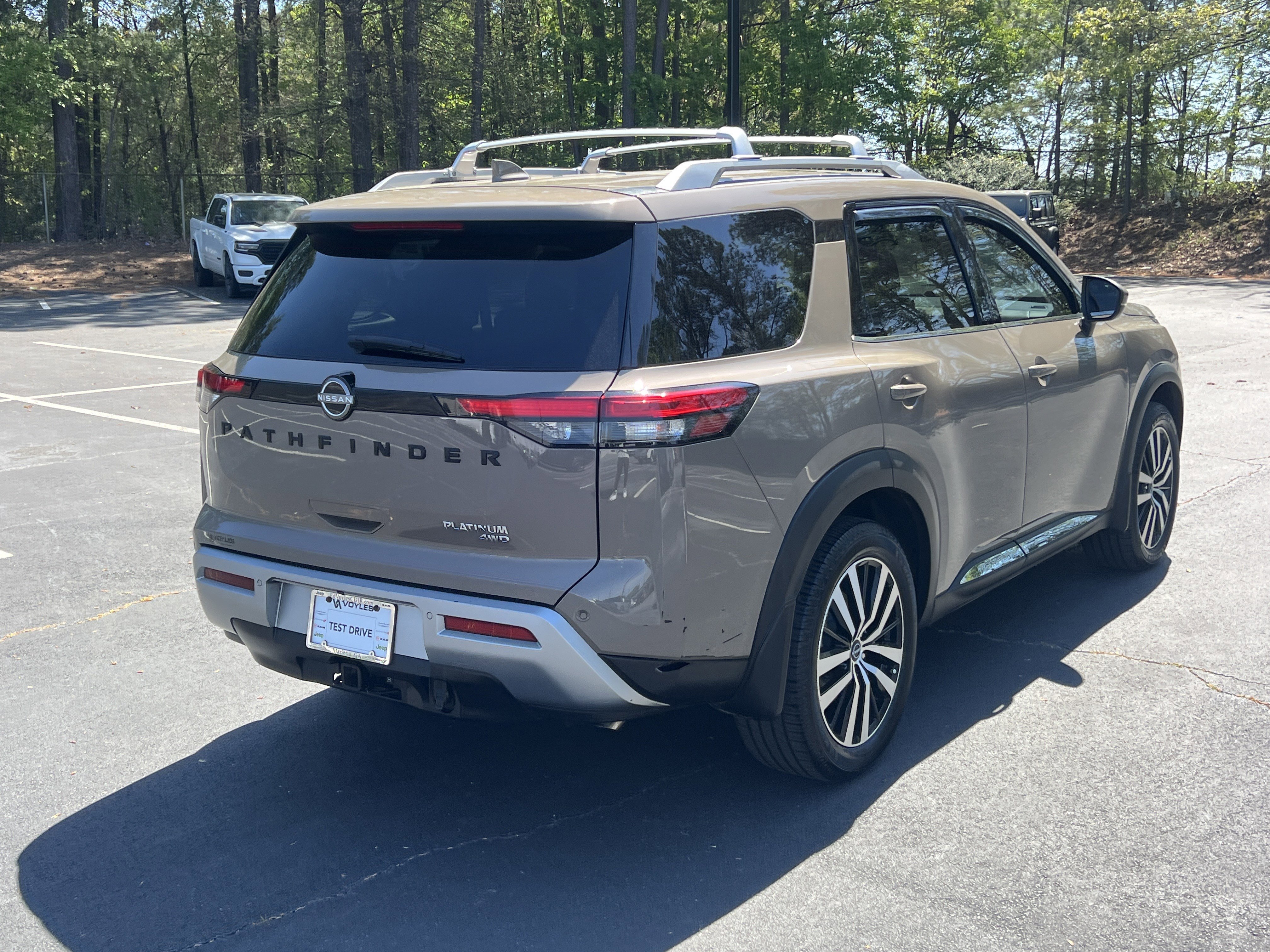 Used 2024 Nissan Pathfinder Platinum w/ Cargo Package image 8