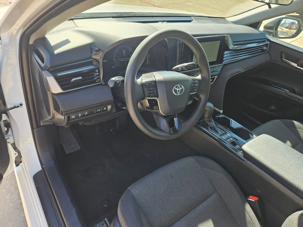 Used 2025 Toyota Camry LE image 13
