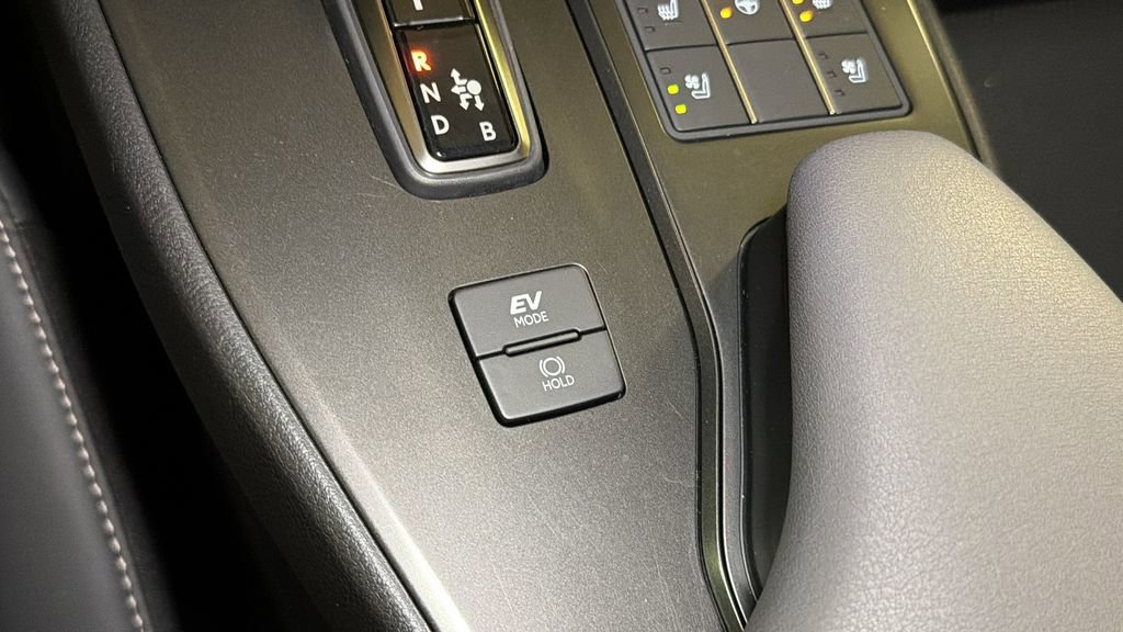 Certified 2025 Lexus UX 300h AWD w/ Accessory Package (Z1) image 31