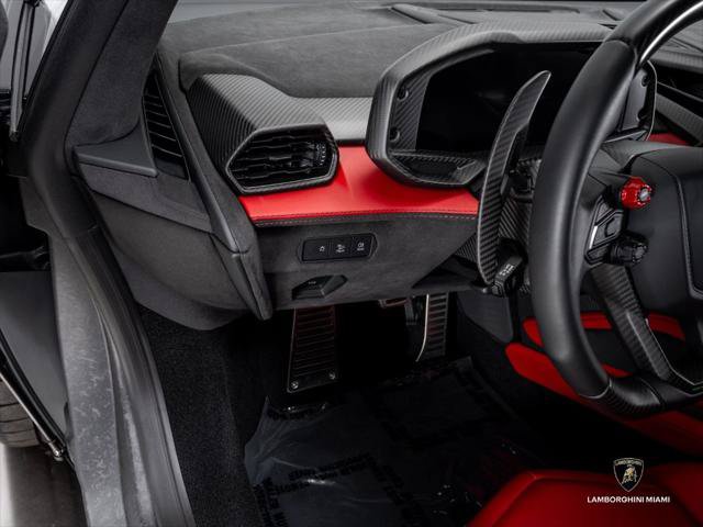 Used 2025 Lamborghini Revuelto AWD/4WD image 40