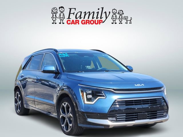 Used 2023 Kia Niro SX Touring image 2