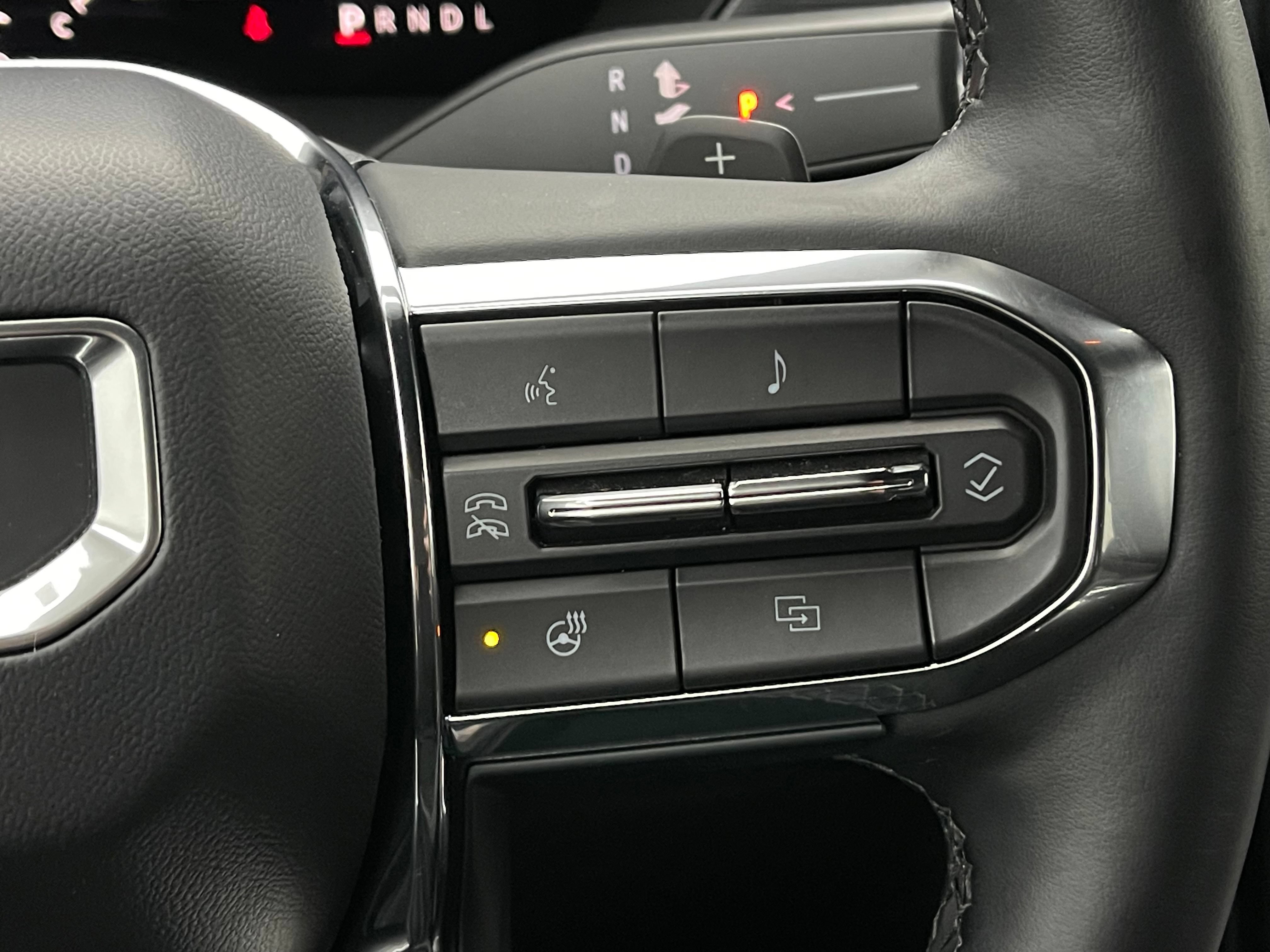 Used 2025 GMC Acadia Elevation FWD image 23