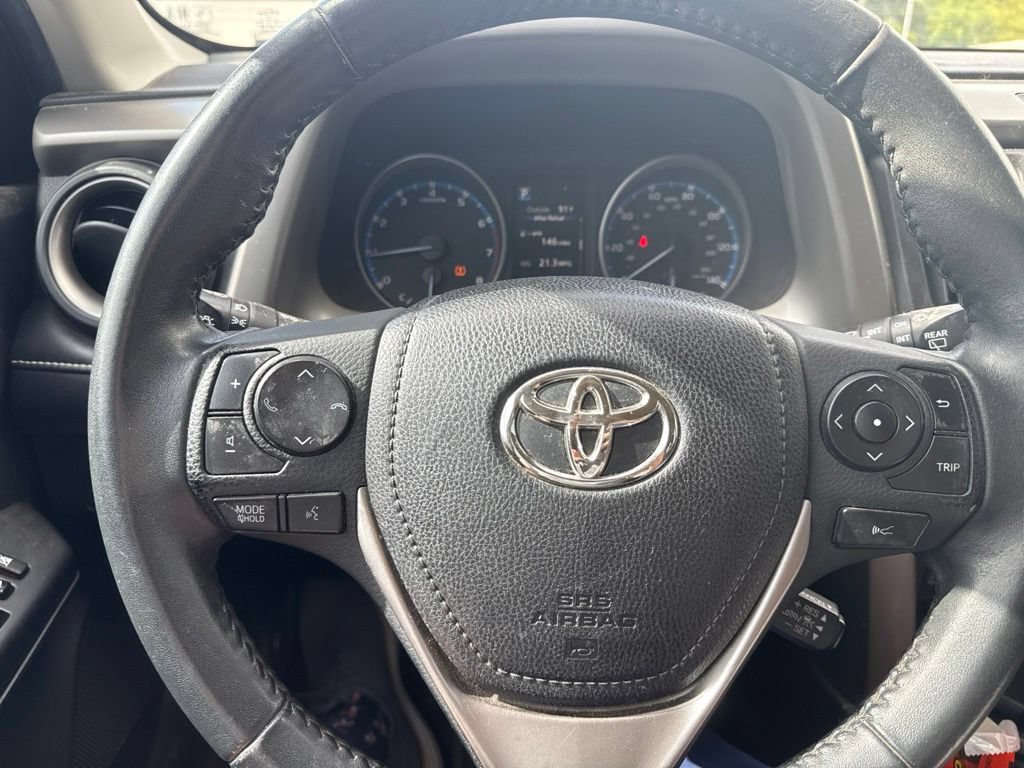 Used 2018 Toyota RAV4 XLE FWD image 6