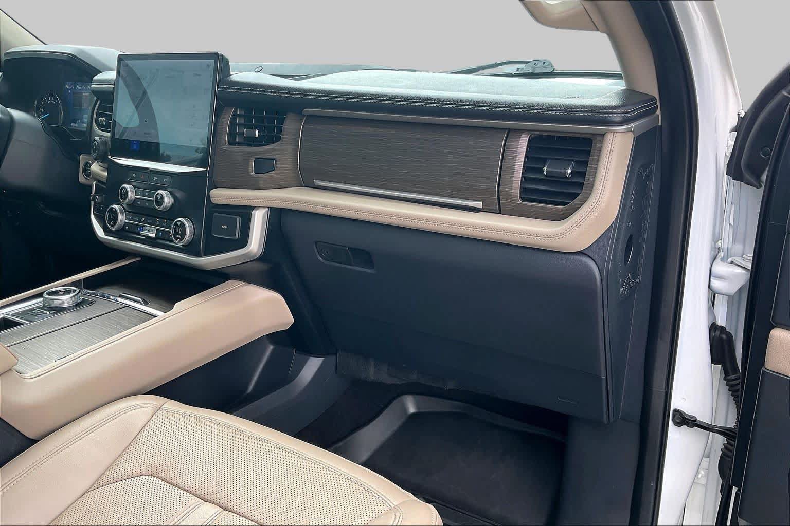 Used 2023 Ford Expedition Limited RWD image 18